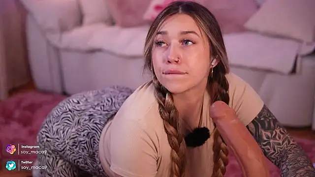 Snapshot of lilith_gray9 chatting on November 2025 04:39:02 AM lilith gray9 online show from November 2025 04:39:02 AM