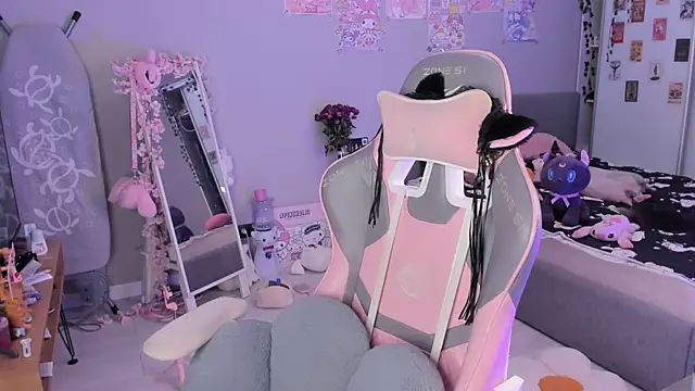 Snapshot of Aliceblush chatting on December 2024 02:42:02 PM Aliceblush online show from December 2024 02:42:02 PM