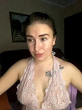 Roxana Bell online show from November 2025 08:08:02 PM