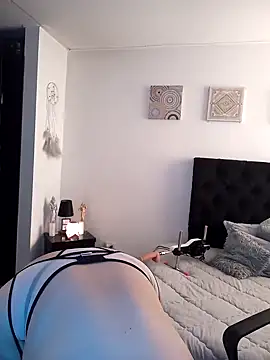 Snapshot of tata_laima__ chatting on February 2025 03:27:01 PM tata laima online show from February 2025 03:27:01 PM