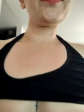 Snapshot of tata_laima__ chatting on March 2025 07:18:01 PM tata laima online show from March 2025 07:18:01 PM