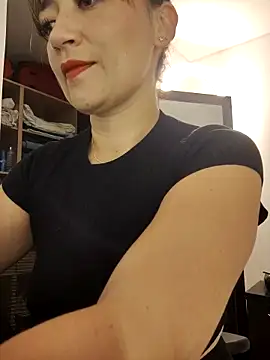 Snapshot of tata_laima__ chatting on September 2025 12:41:02 PM tata laima online show from September 2025 12:41:02 PM