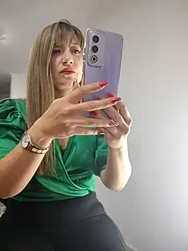 Snapshot of tata_laima__ chatting on November 2025 03:45:02 PM tata laima online show from November 2025 03:45:02 PM