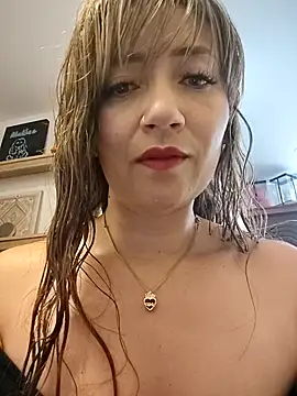 Snapshot of tata_laima__ chatting on November 2025 01:55:02 PM tata laima online show from November 2025 01:55:02 PM