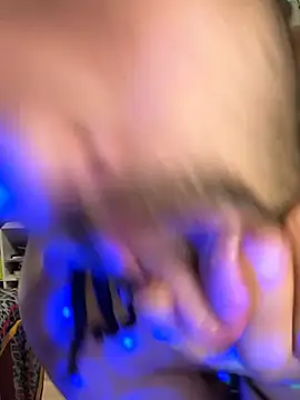 Snapshot of BobbyQ29 chatting on November 2025 04:47:01 AM BobbyQ29 online show from November 2025 04:47:01 AM