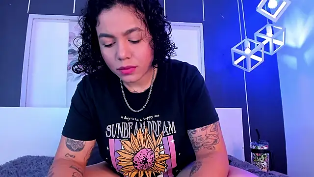 Alexxxholy online show from December 2024 01:41:02 PM