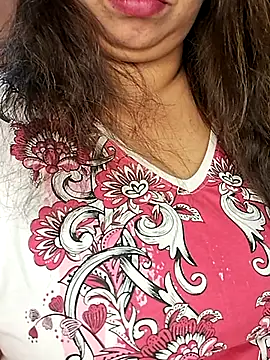 Snapshot of Ravina_patil1 chatting on February 2025 06:20:01 PM Ravina patil1 online show from February 2025 06:20:01 PM