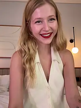 LunaRase online show from January 2026 04:49:02 AM