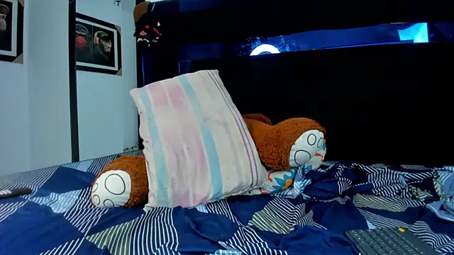 Snapshot of TysonWalkers chatting on November 2025 02:12:01 AM TysonWalkers online show from November 2025 02:12:01 AM