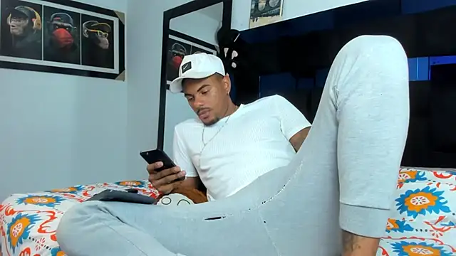 Snapshot of TysonWalkers chatting on November 2025 12:22:01 AM TysonWalkers online show from November 2025 12:22:01 AM