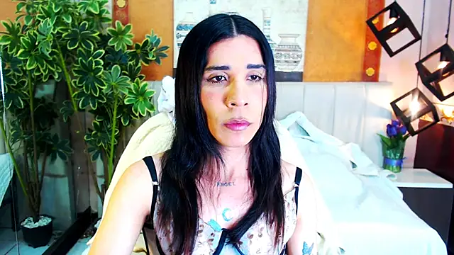 Snapshot of SaraSofia44 chatting on June 2026 04:31:02 PM SaraSofia44 online show from June 2026 04:31:02 PM