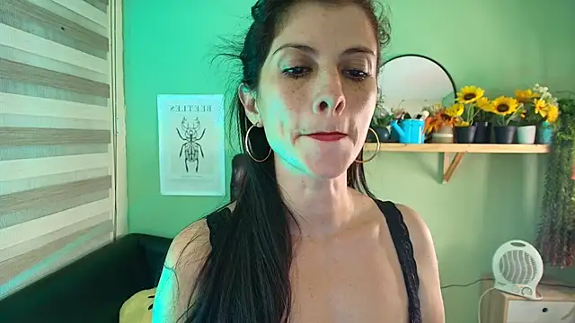 Snapshot of Aliiz_01 chatting on March 2025 02:25:02 AM Aliiz 01 online show from March 2025 02:25:02 AM