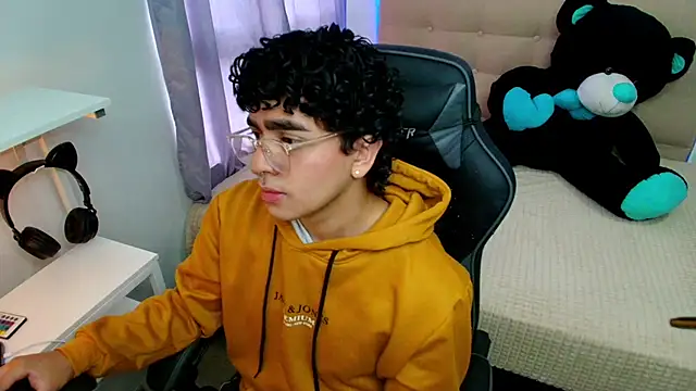  nickconnor01 online show from December 2024 09:08:01 PM