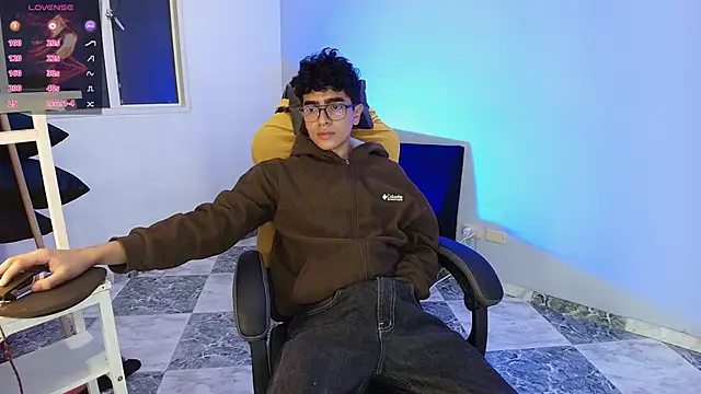  nickconnor01 online show from September 2025 04:58:01 AM