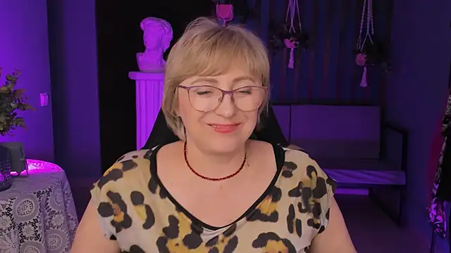 sugar vivien online show from March 2025 06:11:01 PM