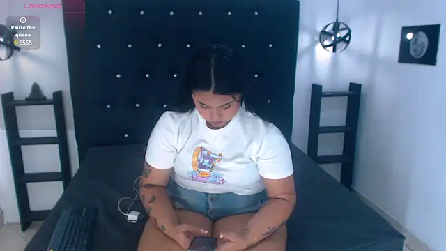 Mels  online show from February 2025 01:33:01 AM