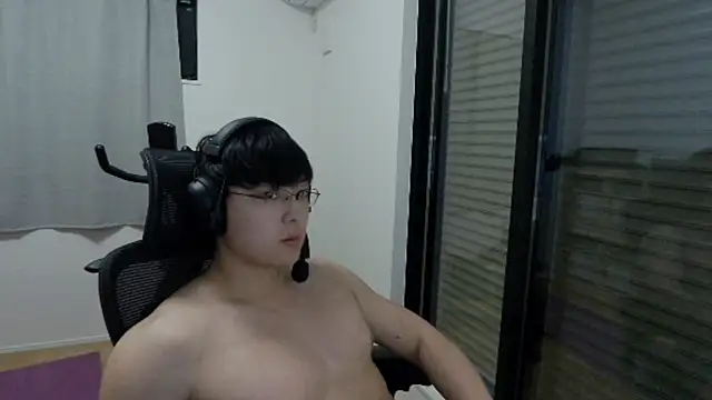 Snapshot of Tkcqcc chatting on October 2025 04:46:01 PM Tkcqcc online show from October 2025 04:46:01 PM