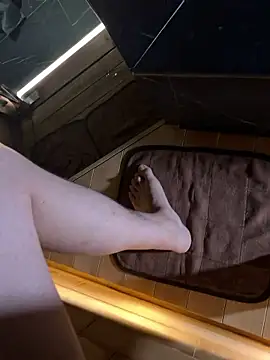 Snapshot of Tkcqcc chatting on November 2025 11:03:01 AM Tkcqcc online show from November 2025 11:03:01 AM