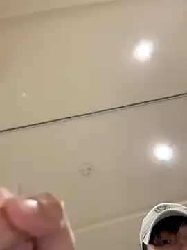 Snapshot of Tkcqcc chatting on December 2025 01:09:02 PM Tkcqcc online show from December 2025 01:09:02 PM