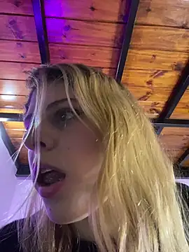 FlorBich online show from September 2025 01:06:02 AM