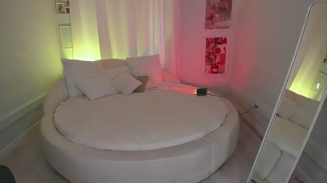 Snapshot of Lil_Amelie chatting on May 2026 09:58:02 AM Lil Amelie online show from May 2026 09:58:02 AM