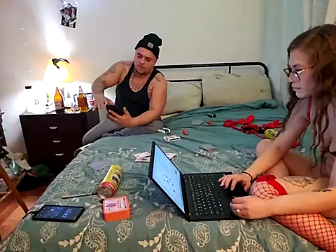 Snapshot of Poppalovesmamaafterhours chatting on March 2025 08:43:01 AM Poppalovesmamaafterhours online show from March 2025 08:43:01 AM