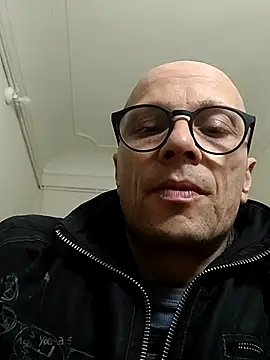 Snapshot of wedge75 chatting on November 2025 11:03:01 PM wedge75 online show from November 2025 11:03:01 PM