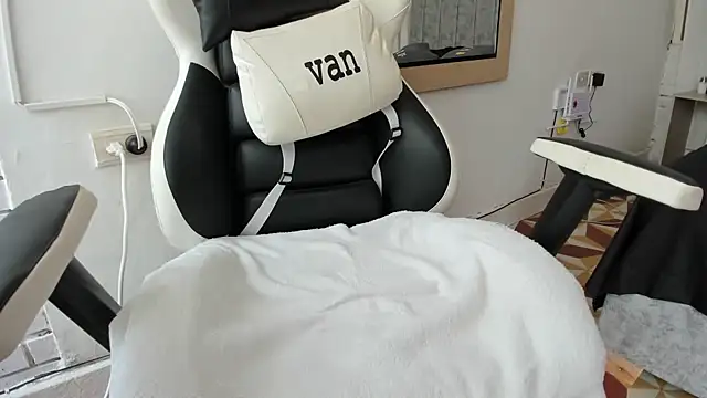 Valerioe online show from March 2025 05:20:01 PM