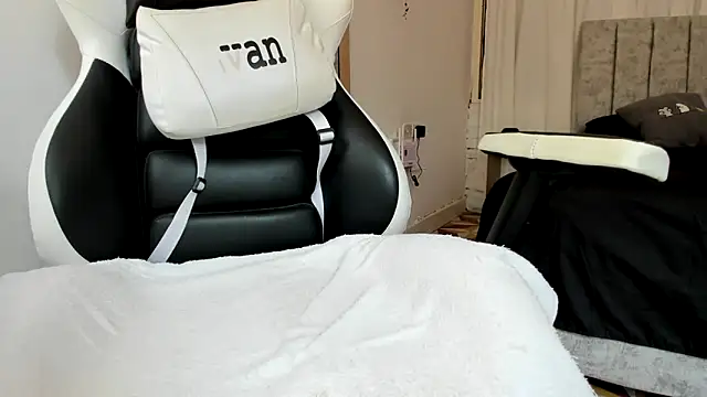 Valerioe online show from September 2025 01:46:02 PM