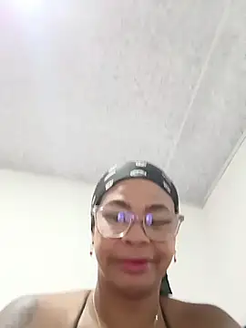 Snapshot of Melanie_candy_ chatting on March 2026 07:41:01 PM Melanie candy online show from March 2026 07:41:01 PM