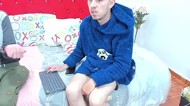 Snapshot of big-dicktop23 chatting on December 2024 04:08:02 AM big-dicktop23 online show from December 2024 04:08:02 AM