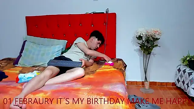 Snapshot of big-dicktop23 chatting on January 2025 04:05:01 AM big-dicktop23 online show from January 2025 04:05:01 AM