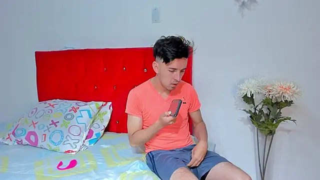 Snapshot of big-dicktop23 chatting on March 2025 11:04:01 PM big-dicktop23 online show from March 2025 11:04:01 PM