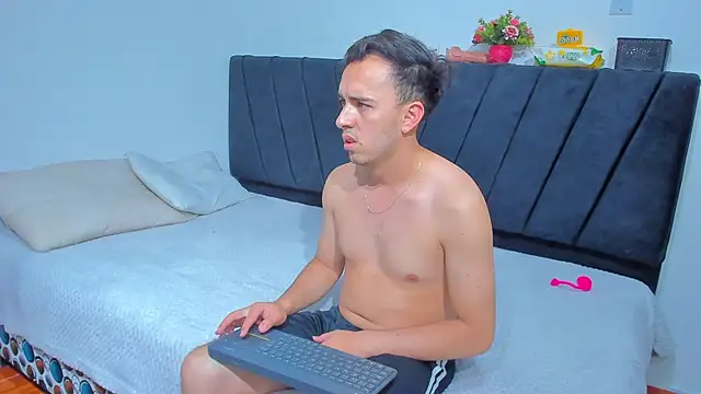 Snapshot of big-dicktop23 chatting on October 2025 11:14:01 PM big-dicktop23 online show from October 2025 11:14:01 PM