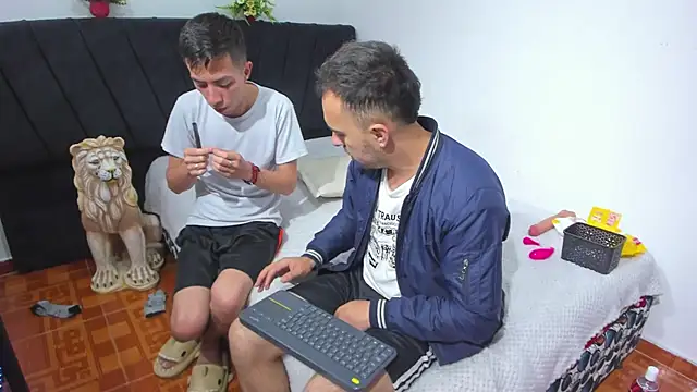 Snapshot of big-dicktop23 chatting on December 2025 03:27:02 AM big-dicktop23 online show from December 2025 03:27:02 AM