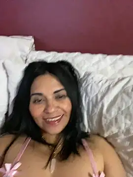 Snapshot of paolagomez_ chatting on February 2025 10:27:02 AM paolagomez online show from February 2025 10:27:02 AM