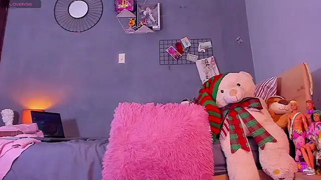 Snapshot of tiffbeatiful chatting on December 2024 03:26:01 PM tiffbeatiful online show from December 2024 03:26:01 PM