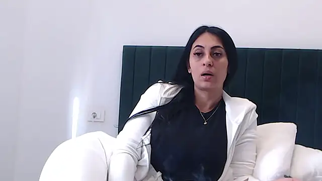 Aimeclark online show from October 2025 11:35:01 AM