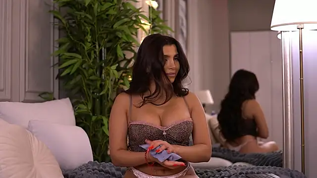 NicoleCellini online show from March 2026 07:31:02 PM