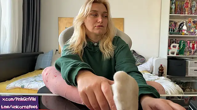 unicornsfeet online show from April 2026 11:42:02 AM