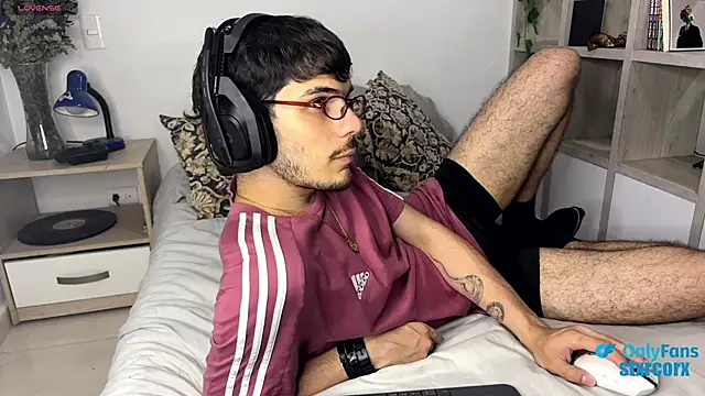 Snapshot of ilytheo chatting on February 2025 02:47:02 AM ilytheo online show from February 2025 02:47:02 AM