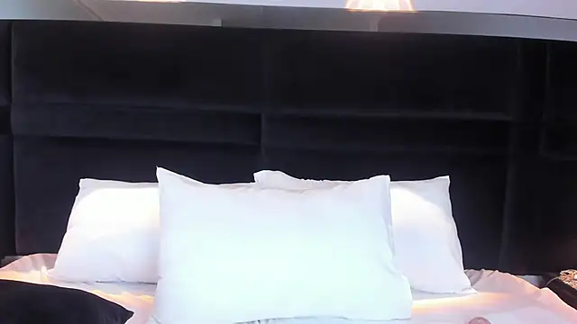 MiaStor online show from January 2025 05:30:02 PM