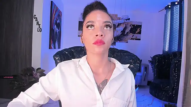 pretty pettite online show from December 2024 09:45:01 PM