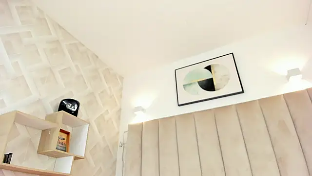 Anniie Queen online show from November 2025 02:06:01 AM