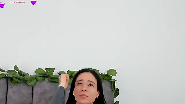 Snapshot of VeronicaTonu chatting on December 2024 06:25:01 PM VeronicaTonu online show from December 2024 06:25:01 PM