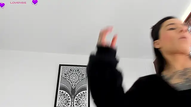 Snapshot of VeronicaTonu chatting on February 2026 06:28:02 PM VeronicaTonu online show from February 2026 06:28:02 PM