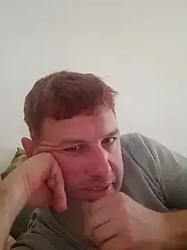 Snapshot of Olandese2682@xh chatting on April 2026 07:44:01 AM Olandese2682xh online show from April 2026 07:44:01 AM