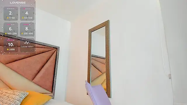 FaloonRoussel online show from October 2025 06:09:01 PM