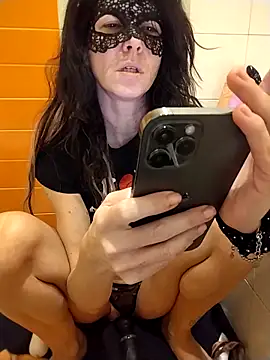 Snapshot of EmySkinny85 chatting on February 2025 02:52:02 PM EmySkinny85 online show from February 2025 02:52:02 PM
