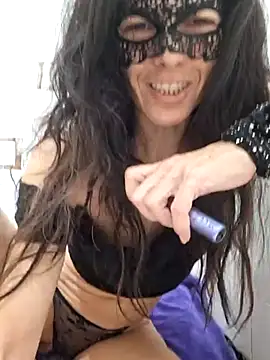 Snapshot of EmySkinny85 chatting on March 2025 09:24:02 PM EmySkinny85 online show from March 2025 09:24:02 PM